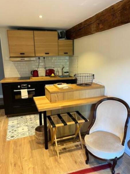 Centre Ahimsa Hotel Verrières-le-Buisson Eksteriør billede